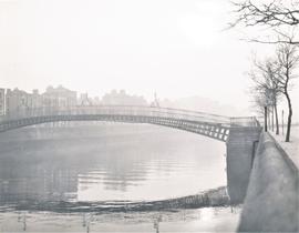 The Ha'penny Bridge, Dublin