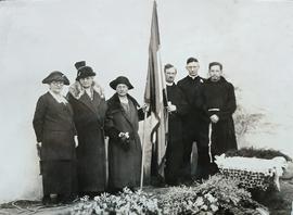 Sarah Mellows and Fr. Dominic O’Connor at the grave of Fr. Albert Bibby in Mission Santa Inés