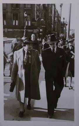 Scene on O'Connell Bridge, Dublin