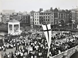 Benediction Service, Eucharistic Congress, O'Connell Bridge, Dublin
