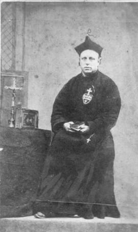 Portrait of Leonard Fryer