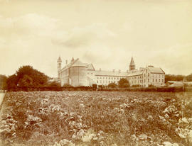 Back of pre-1938 building seen from the North